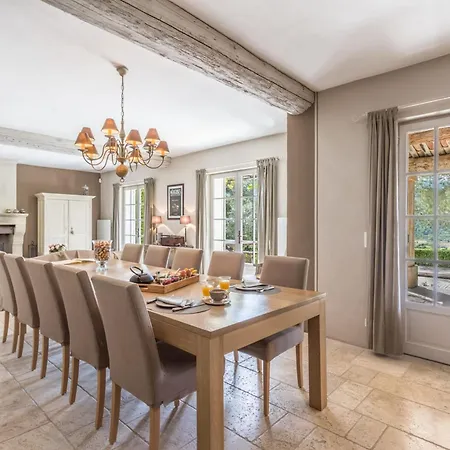 Au Coeur De La Pinede Holiday home Menerbes